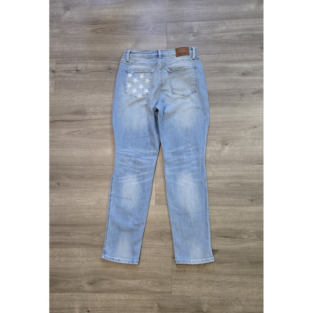 Judy Blue 9/29 Star Back Pocket Distressed Boyfriend Jeans Light Wash JB88723 LT